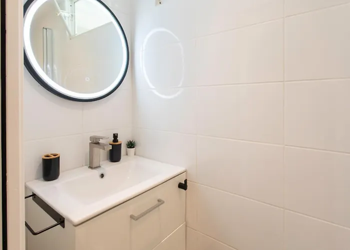 Mirabeau Prestige Apartment